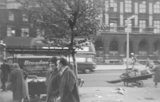 1965 The London Hospital street market & Costermonger's barrow